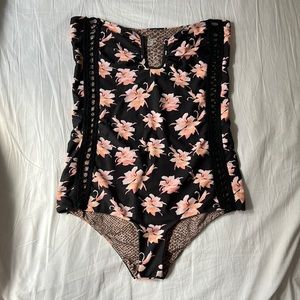 ACACIA Africa- Full piece, Size Large